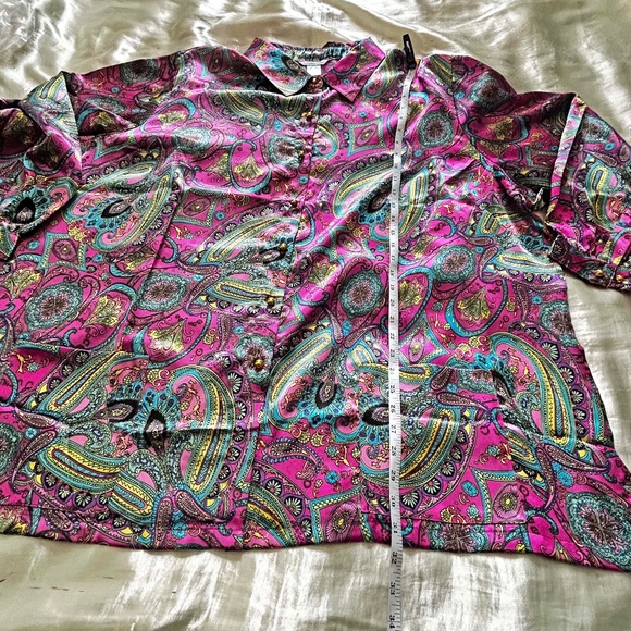 BLOUSE, SILKY POLYESTER, COLOUR: PINK PAISLEY MIX, SIZE 4X, BUTTON CUFFS, BUTTON - Picture 1 of 15